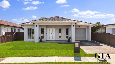/international/au/47-47a-chadwick-crescent-fairfield-west-nsw-147926656/