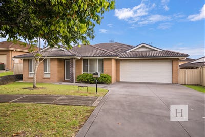 /international/au/5-mavie-place-wadalba-nsw-152544308/