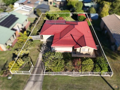 /international/au/8-roblyn-street-rosewood-qld-151400456/