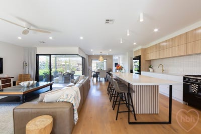 /international/au/6-heales-place-curtin-act-152492696/