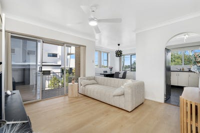 /international/au/4-17-view-street-chermside-qld-151488820/