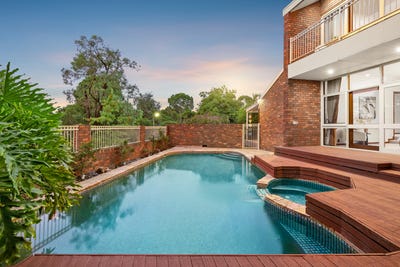 /international/au/12-clays-court-templestowe-vic-150814276/