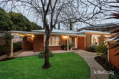 /international/au/10-tunbury-court-highton-vic-151381732/