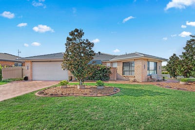 /international/au/11-amanda-crescent-forster-nsw-151302448/