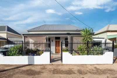 /international/au/11-fifth-street-port-pirie-sa-151498936/