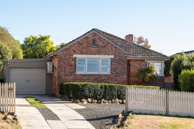 /international/au/16-vaux-street-west-launceston-tas-147941504/