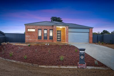 /international/au/19-eucalyptus-court-beaufort-vic-148564948/