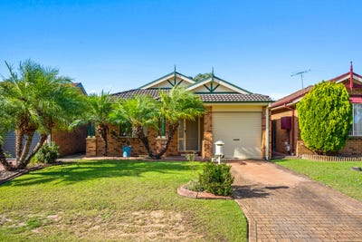 /international/au/24-daintree-drive-wattle-grove-nsw-151409596/