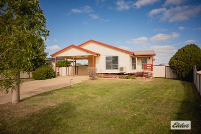/international/au/23-karalee-court-roma-qld-151617484/