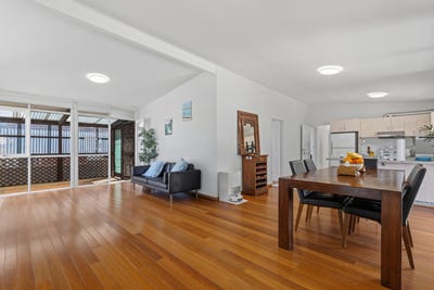 /international/au/134b-woids-avenue-carlton-nsw-152395260/