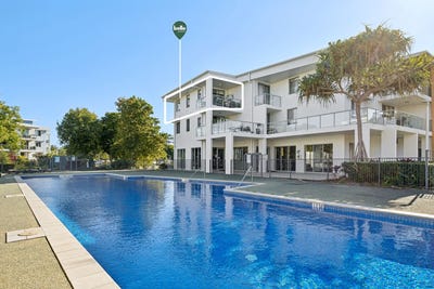 /international/au/937-66-sickle-avenue-hope-island-qld-152068672/