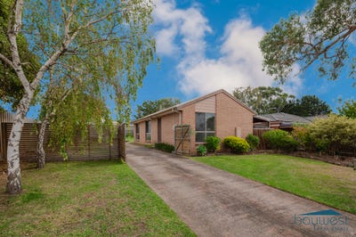 /international/au/16-michelle-drive-hastings-vic-150824448/