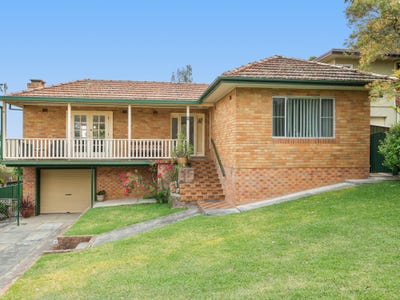 /international/au/15-crystal-crescent-wyong-nsw-132491182/