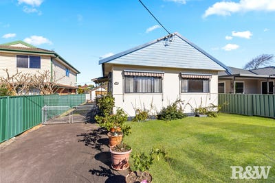 /international/au/22-burrawang-street-ettalong-beach-nsw-148535908/