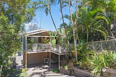 /international/au/16-dobbs-street-holland-park-west-qld-152545116/
