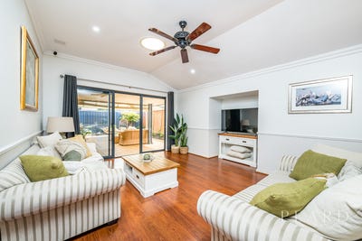 /international/au/8-covington-promenade-butler-wa-152537392/