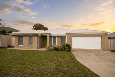 /international/au/13-barmedman-avenue-gobbagombalin-nsw-151568196/