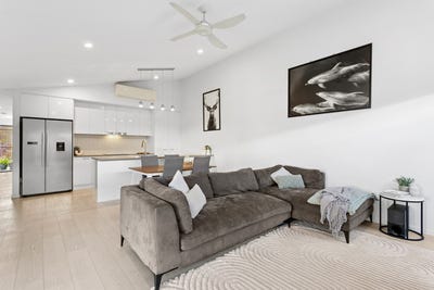 /international/au/2-17-wood-crescent-baringa-qld-150970076/