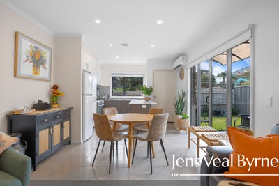 /international/au/8-millicent-place-ballarat-east-vic-148684364/