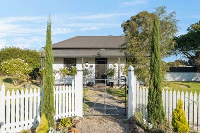 /international/au/89-kelly-road-bannockburn-vic-151039560/