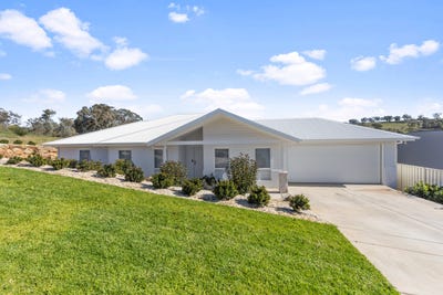 /international/au/22-bennelong-crescent-lloyd-nsw-151257144/