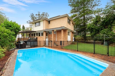 /international/au/11-simon-place-hornsby-heights-nsw-152439804/