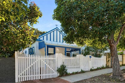 /international/au/16-perth-street-cottesloe-wa-150993900/
