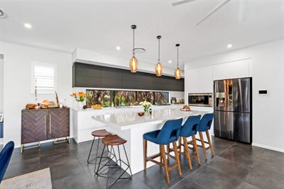 /international/au/29-master-circuit-trinity-beach-qld-150589904/
