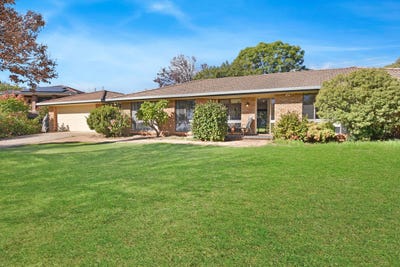 /international/au/18-linden-place-gunnedah-nsw-151369224/