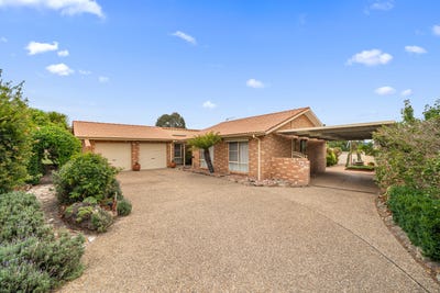 /international/au/72-templestowe-avenue-conder-act-150626492/