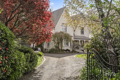 /international/au/14-benwerrin-crescent-norwood-tas-152616736/