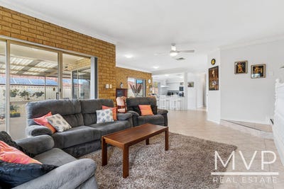 /international/au/46-robertson-road-kardinya-wa-151422936/
