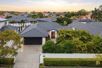 /international/au/27-maltravers-drive-arundel-qld-151192304/