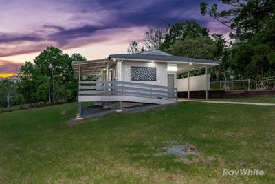/international/au/8-forsyth-street-gin-gin-qld-150934972/