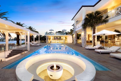 /international/au/14-16-riverbend-avenue-carrara-qld-148479224/?lang=zh-cn