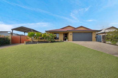 /international/au/27-reef-drive-sarina-qld-151454356/