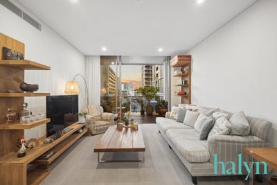 /international/au/703-8-moreau-parade-east-perth-wa-152496148/