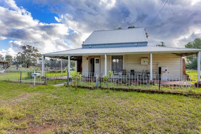 /international/au/27-31-bank-street-gooloogong-nsw-151479860/