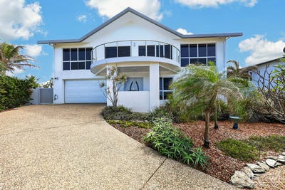 /international/au/1-doveshell-crescent-zilzie-qld-152223764/