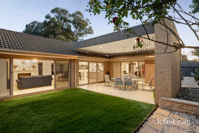 /international/au/15-trafalgar-crescent-lilydale-vic-151014116/