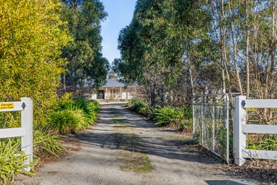 /international/au/185-bungower-road-somerville-vic-148490840/