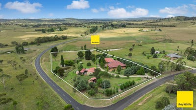 /international/au/7-meadow-road-armidale-nsw-152572572/