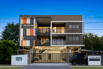 /international/au/4-10-ruby-road-mitchelton-qld-151373176/
