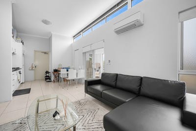 /international/au/6-43-hooley-road-midland-wa-150737900/