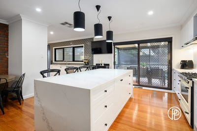 /international/au/6-polaris-way-chirnside-park-vic-148515628/