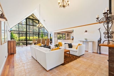 /international/au/6-nullewa-parkway-lakelands-wa-152648932/