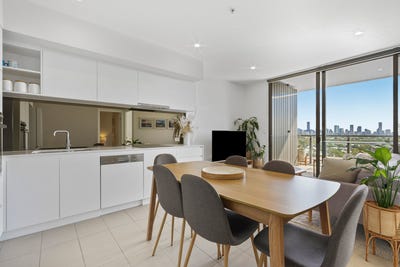 /international/au/11103-300-old-cleveland-rd-coorparoo-qld-151432012/