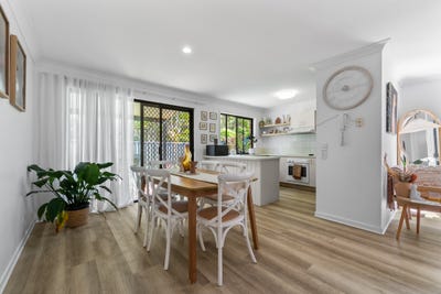 /international/au/38-24-amsonia-court-arundel-qld-152485404/