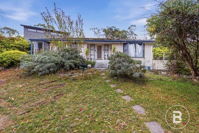 /international/au/4-ingliston-avenue-mount-helen-vic-151530552/