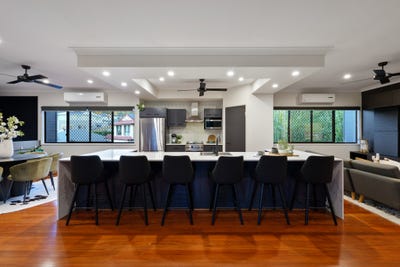 /international/au/35-balnaves-place-mitchelton-qld-151389832/